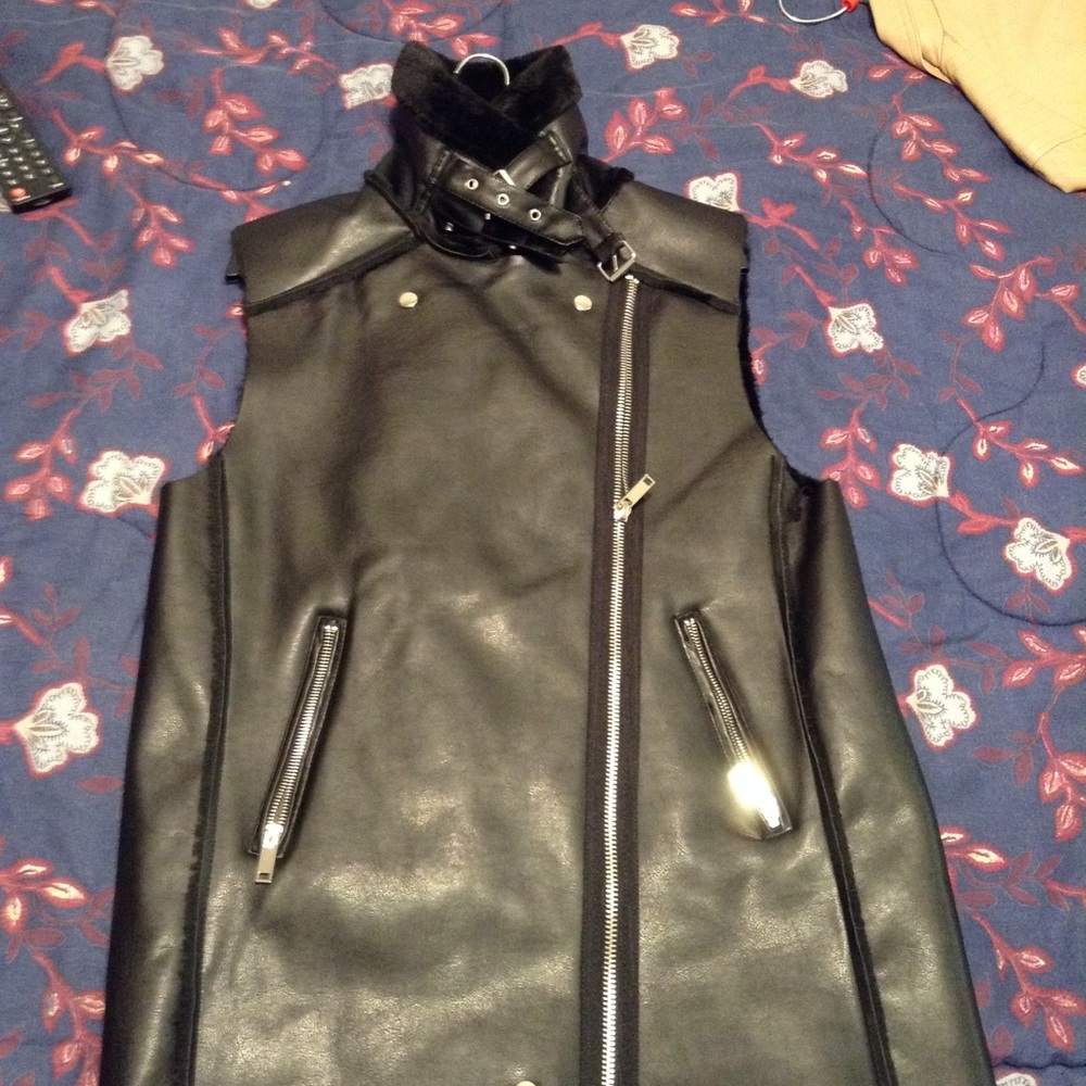 Kind of leather vest